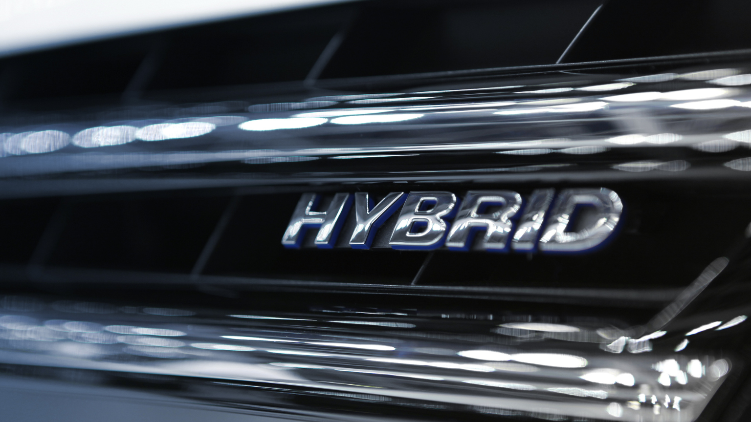 Sistemi Full Hybrid a Confronto: Le Tecnologie Adottate dai Brand Più Noti